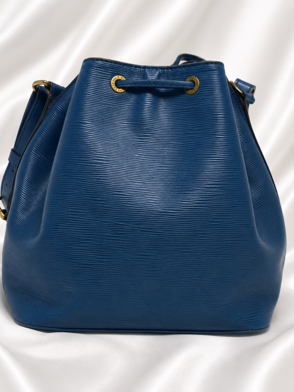 Louis Vuitton Petit Noe Handbag - Blue Epi Leather - Picture 2 of 12